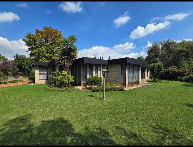 4 BEDROOM HOUSE FOR SALE IN THREE RIVERS EAST